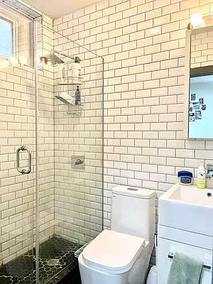 Rented by Pear NYC LLC | media 40