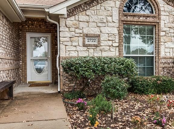 3rd image of 2722 Dakota Cir