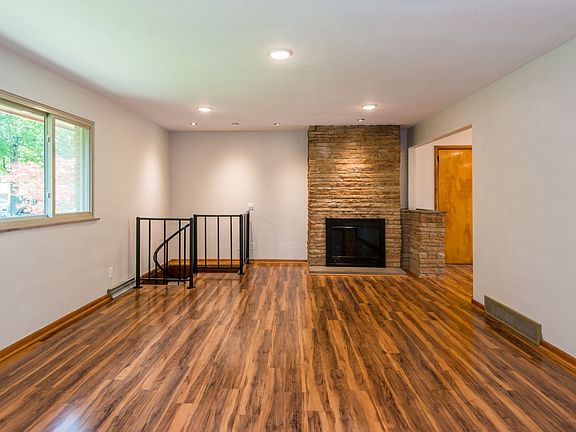 4th image of 420 Tanglewood Dr