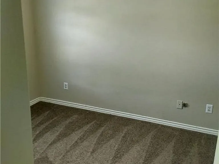 249-251 Graystone Cir — Photo 4