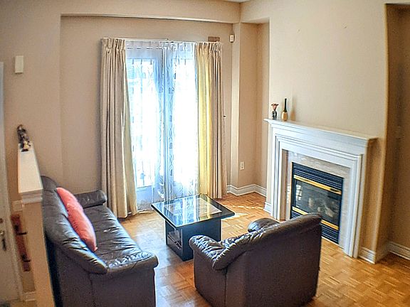 5th image of 9133 Bayview Ave #38