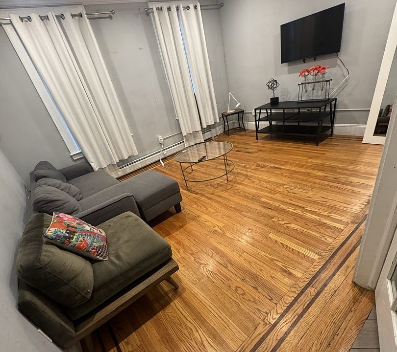 1st image of 315 2nd St Floor 2