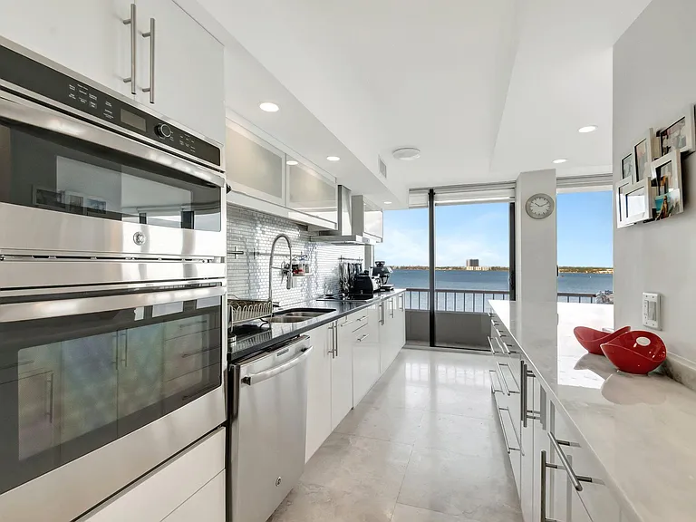 5550 N Ocean Dr #10D — Photo 13