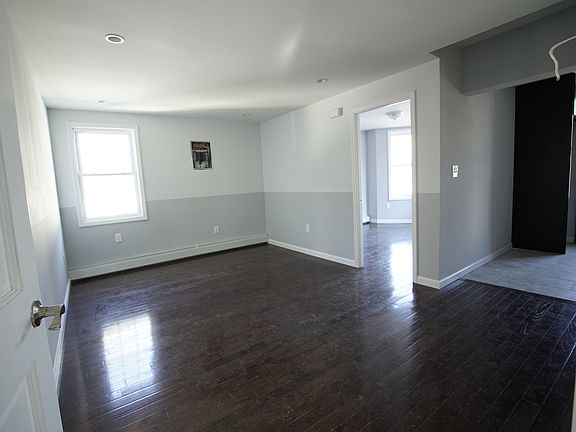 4th image of 640 E 229th St