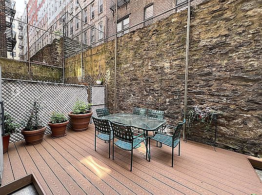 1st image of 314 W 94th St APT 1B