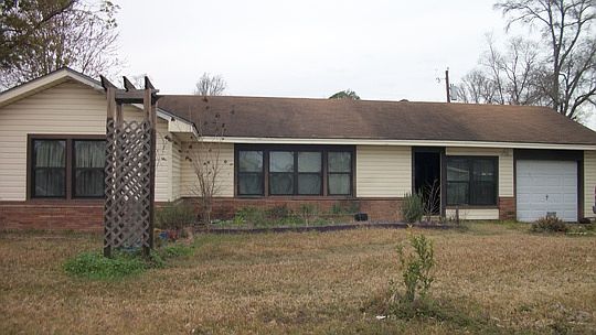 1st image of 109 Dainwood St