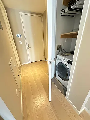 Rented by E Realty International Corp | media 5