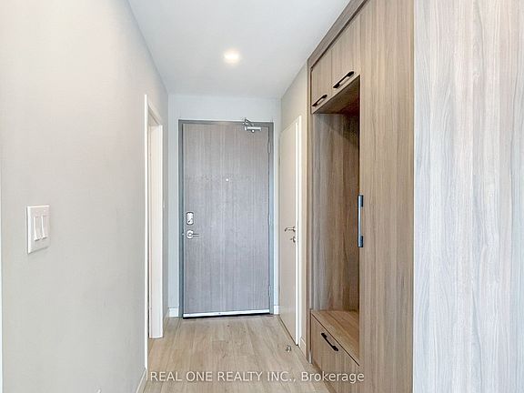 3rd image of 20 George St #2607