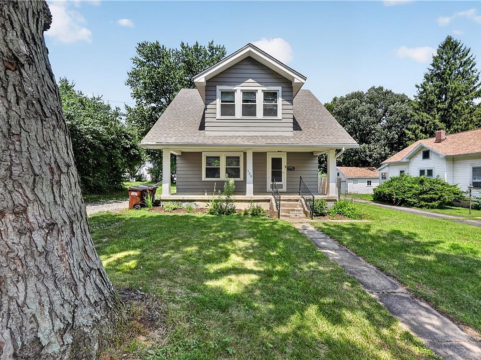 1st image of 125 Rosewood Dr