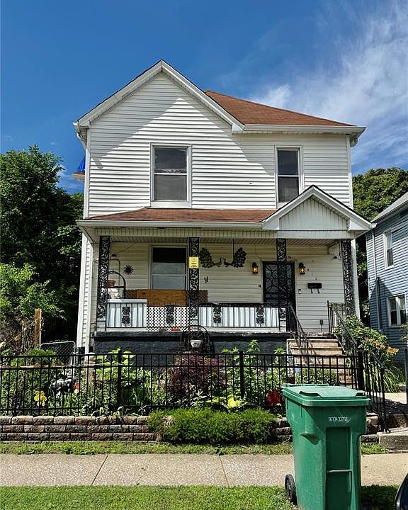 2nd image of 812 Market Ave
