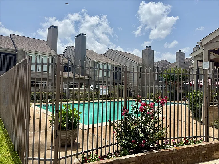 6701 Sands Point Dr #36 — Photo 32