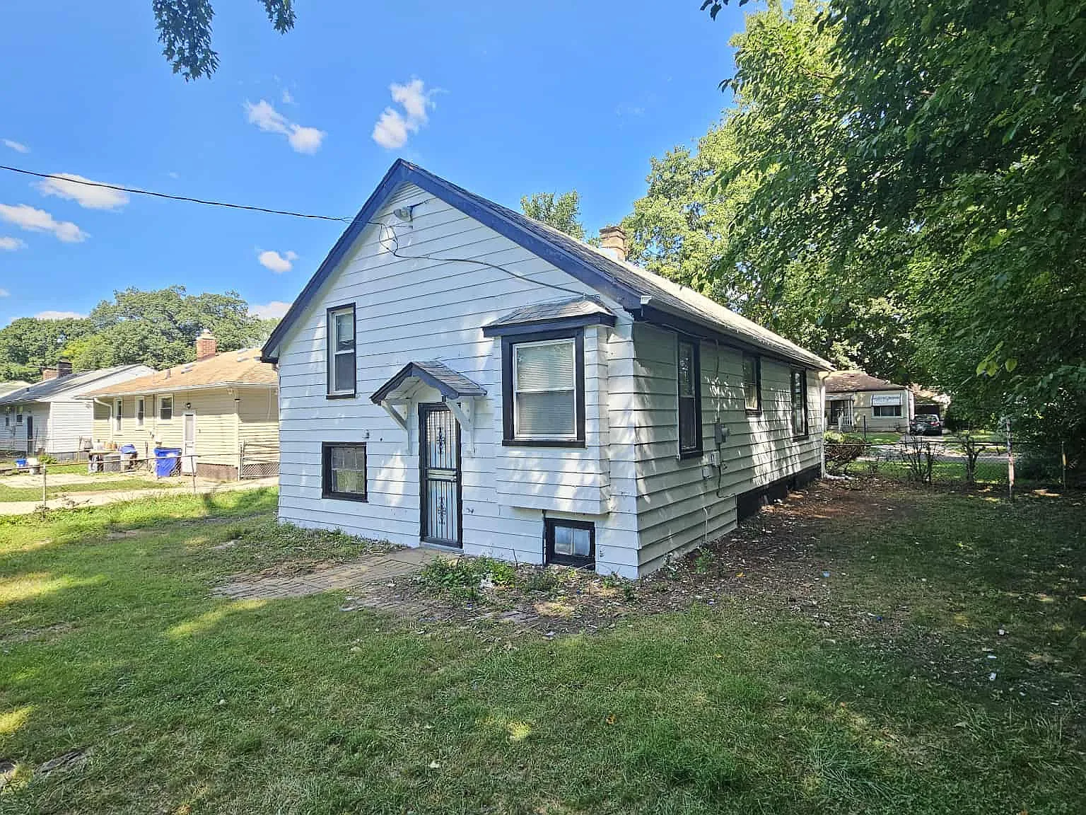 3 bed, 920 sqft, $1,300 — Photo 4