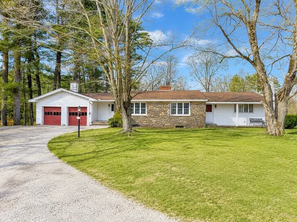 212 Charlton Rd, Sturbridge, MA 01566