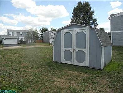 3rd image of 6211 Glencairn Cir