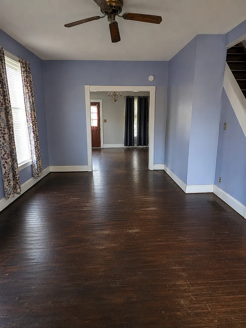 3 Bed 1 Bath — Photo 4