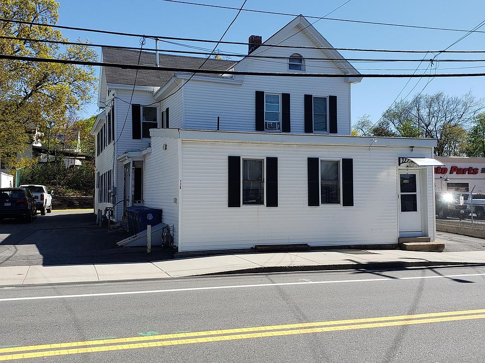 2nd image of 118 Mechanic St APT 2