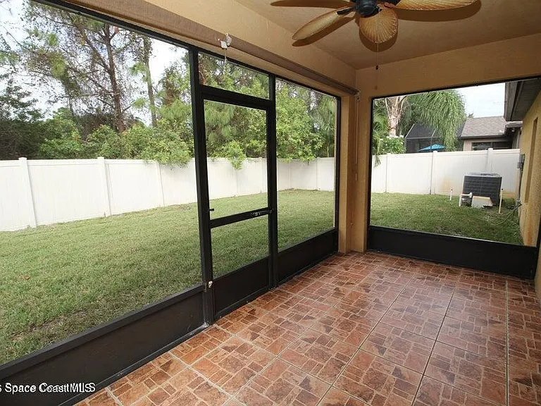 535 Trymore Dr SE — Photo 20