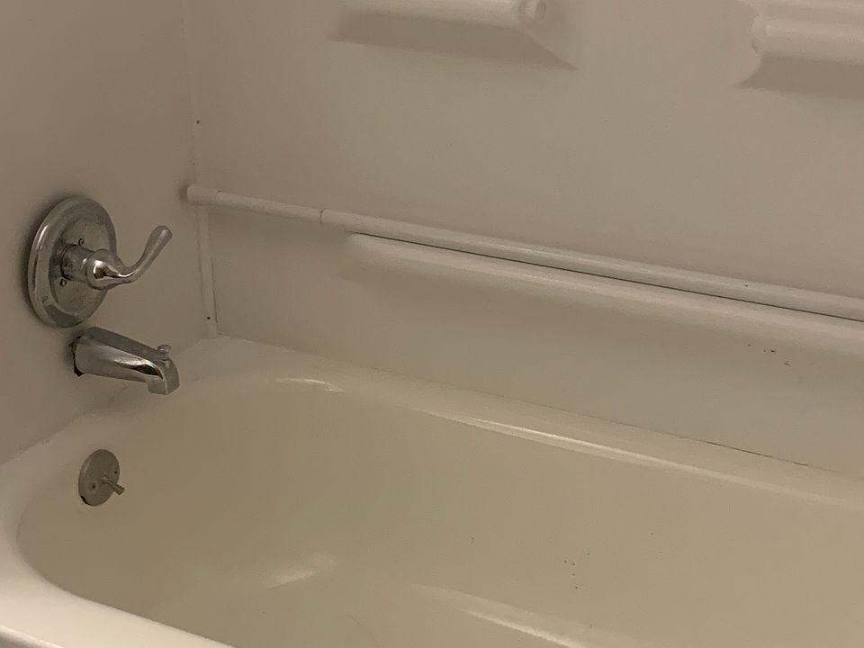 1st image of 418 Elm St #1