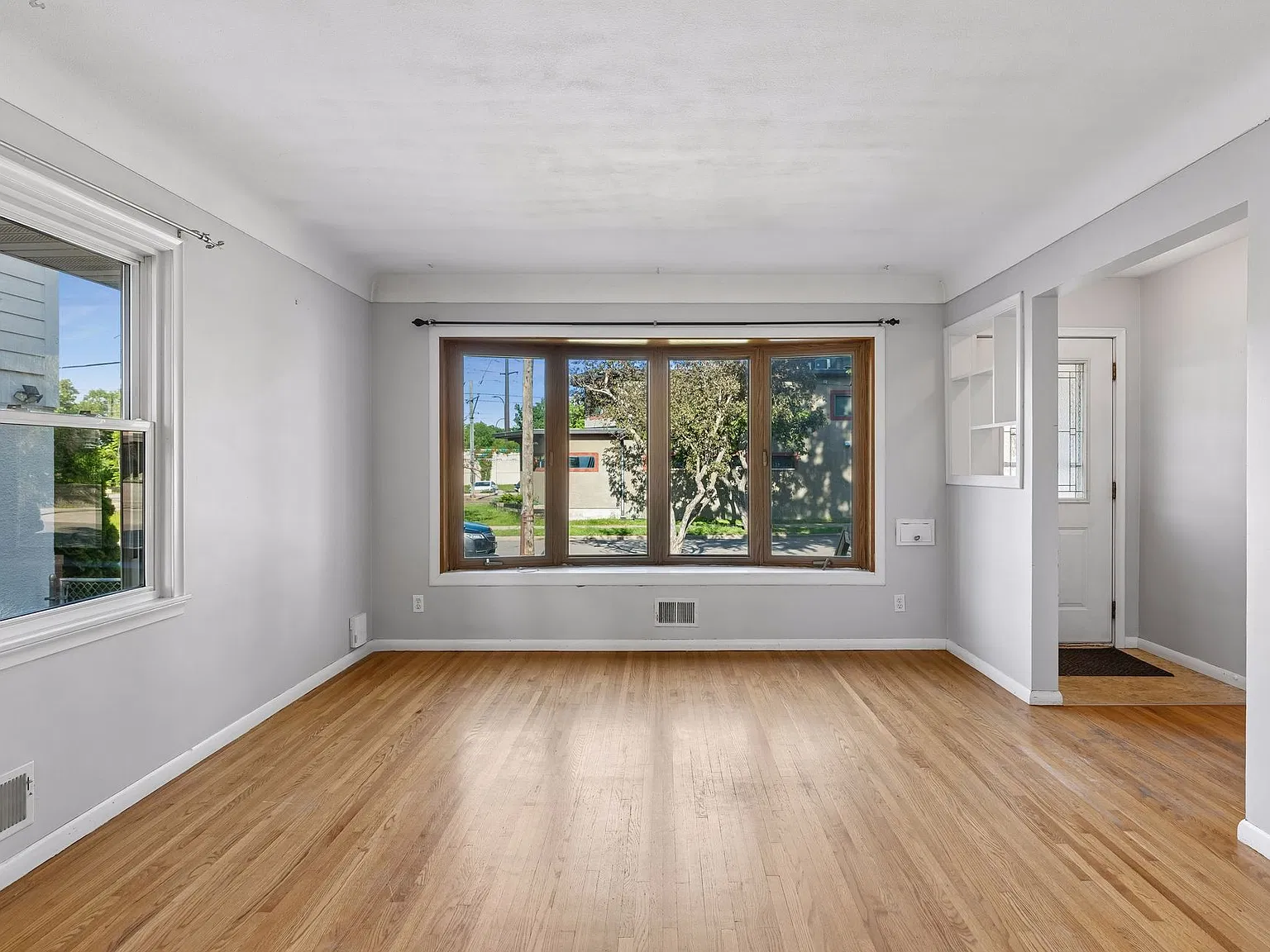 4 bed, 1523 sqft, $2,475 — Photo 3