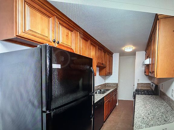 5th image of 1330 E San Bruno Ave #102