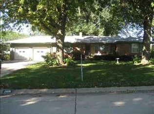 2616 N 102nd St, Omaha, NE 68134