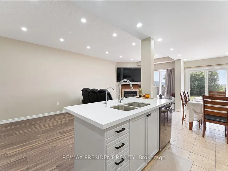 285 Southbrook Dr — Photo 12