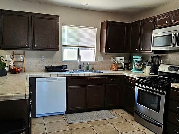 4th image of 29950 Reid St