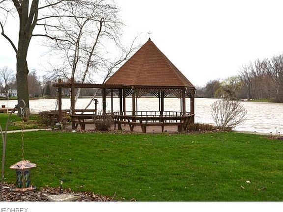 4th image of 27316 Lakeside Dr