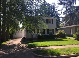 260 Briarwood Ave SE, East Grand Rapids, MI 49506