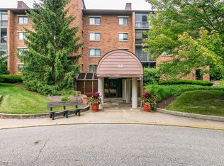 160 Fox Hollow Dr APT 205, Mayfield Heights, OH 44124