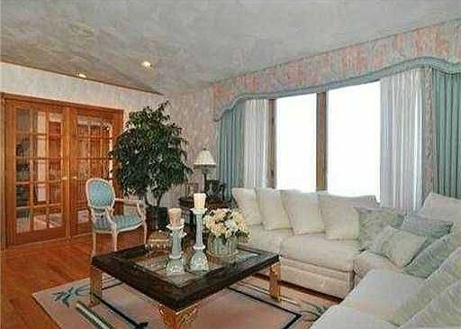 3rd image of 3 W Lakeview Dr