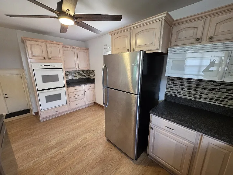 135 Grenadier Dr — Photo 8