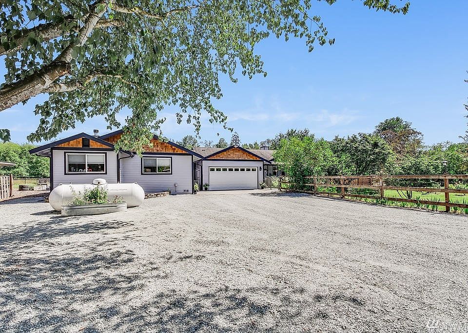 1st image of 18607 Pioneer Way E