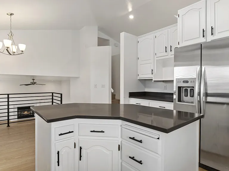 867 N 450 W — Photo 18