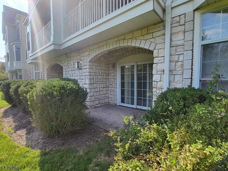 2 bed, 2.0 bath, $3,950 — Photo 2