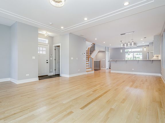 3rd image of 1338 N Central Park Ave