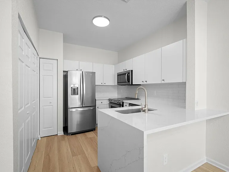 1204 Santa Catalina Ln — Photo 13