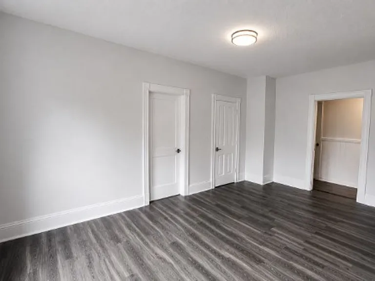 200 Irving Residential — Photo 8
