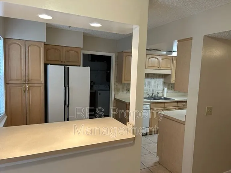 4603 Lighthouse Cir — Photo 3