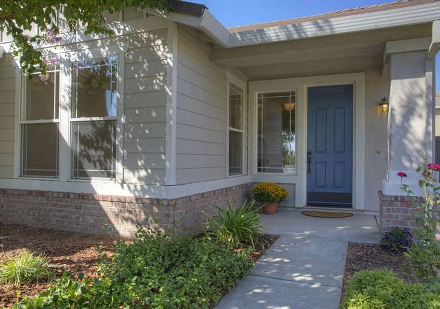 Beautiful Home in Natomas Park — Photo 2