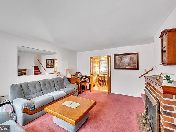 2nd image of 1009 Wagoner Dr