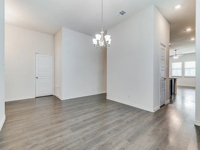 763 Philadelphia St — Photo 5