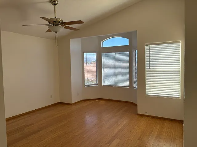 12830 Tiverton Ct — Photo 11