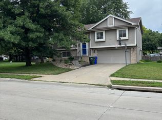 1602 Savannah Dr, Papillion, NE 68133