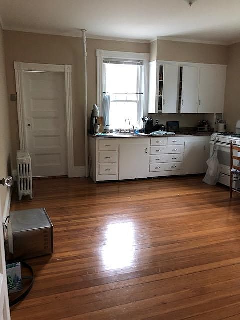 2nd image of 105 Central St APT 4