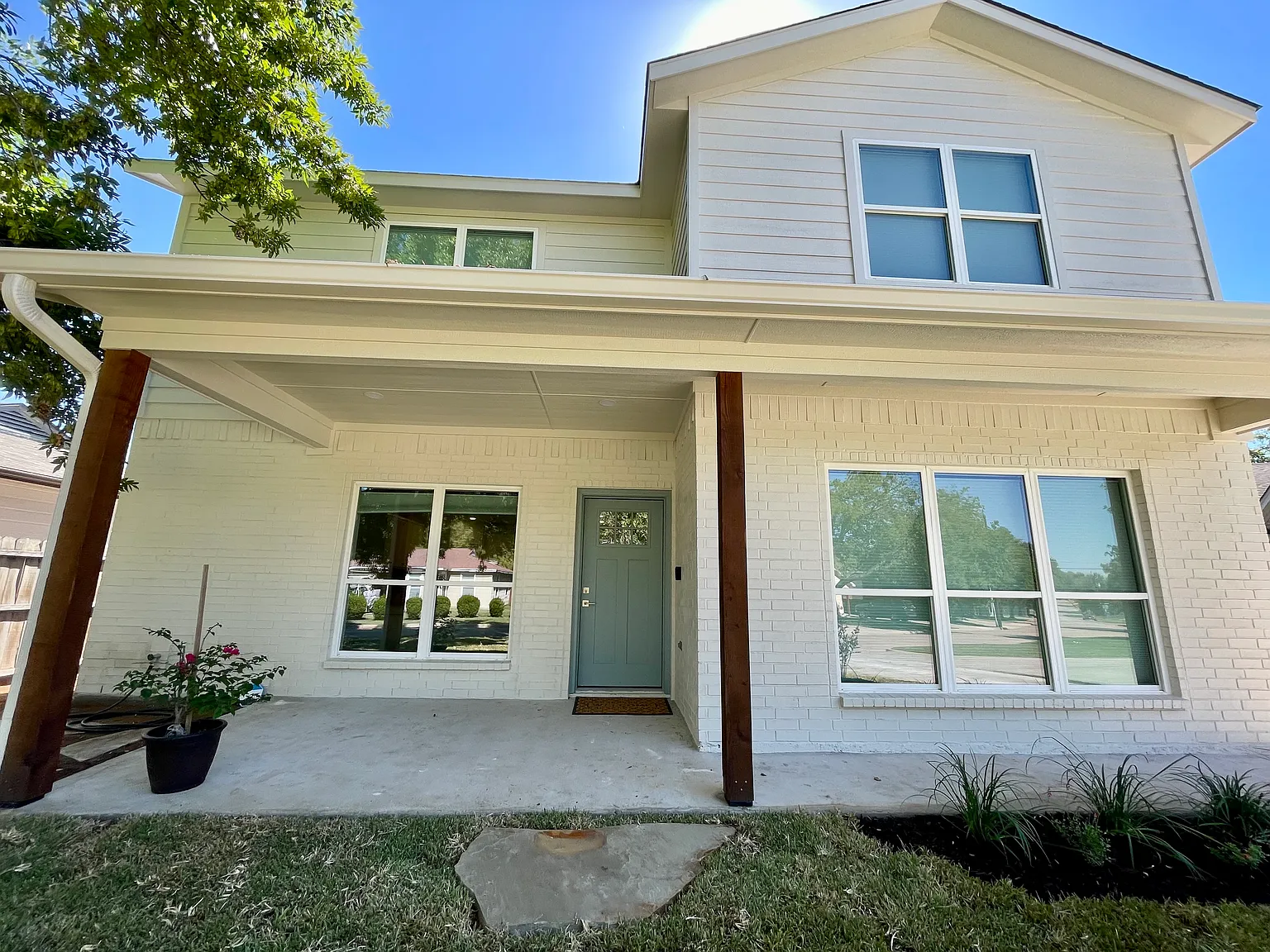 4 bed, 3.5 bath, 2515 sqft, $5,250 — Photo 2