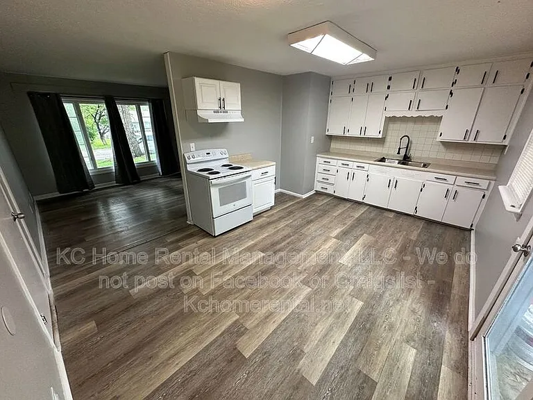 7707 E 108th Ter — Photo 8