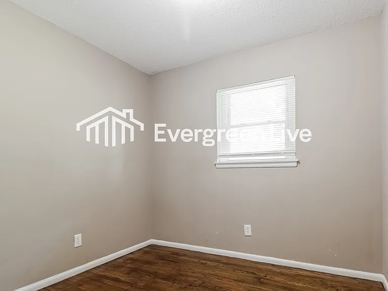 3241 Glen Logan Rd — Photo 10