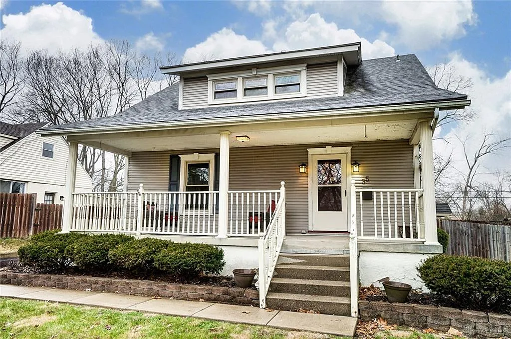 35 Burgess Ave photo 1