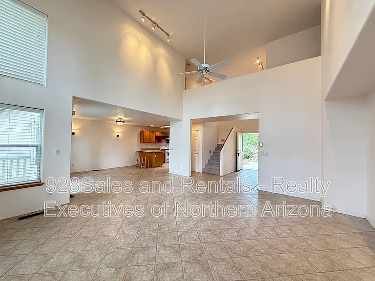 1808 W University Ave — Photo 3